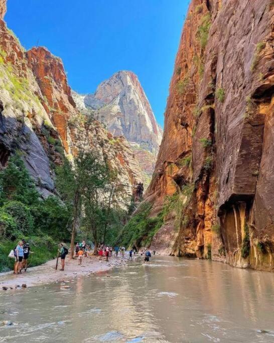 Mountainside Retreat Climbing Zion Bryce 3br Stargazing Firepit Ev *