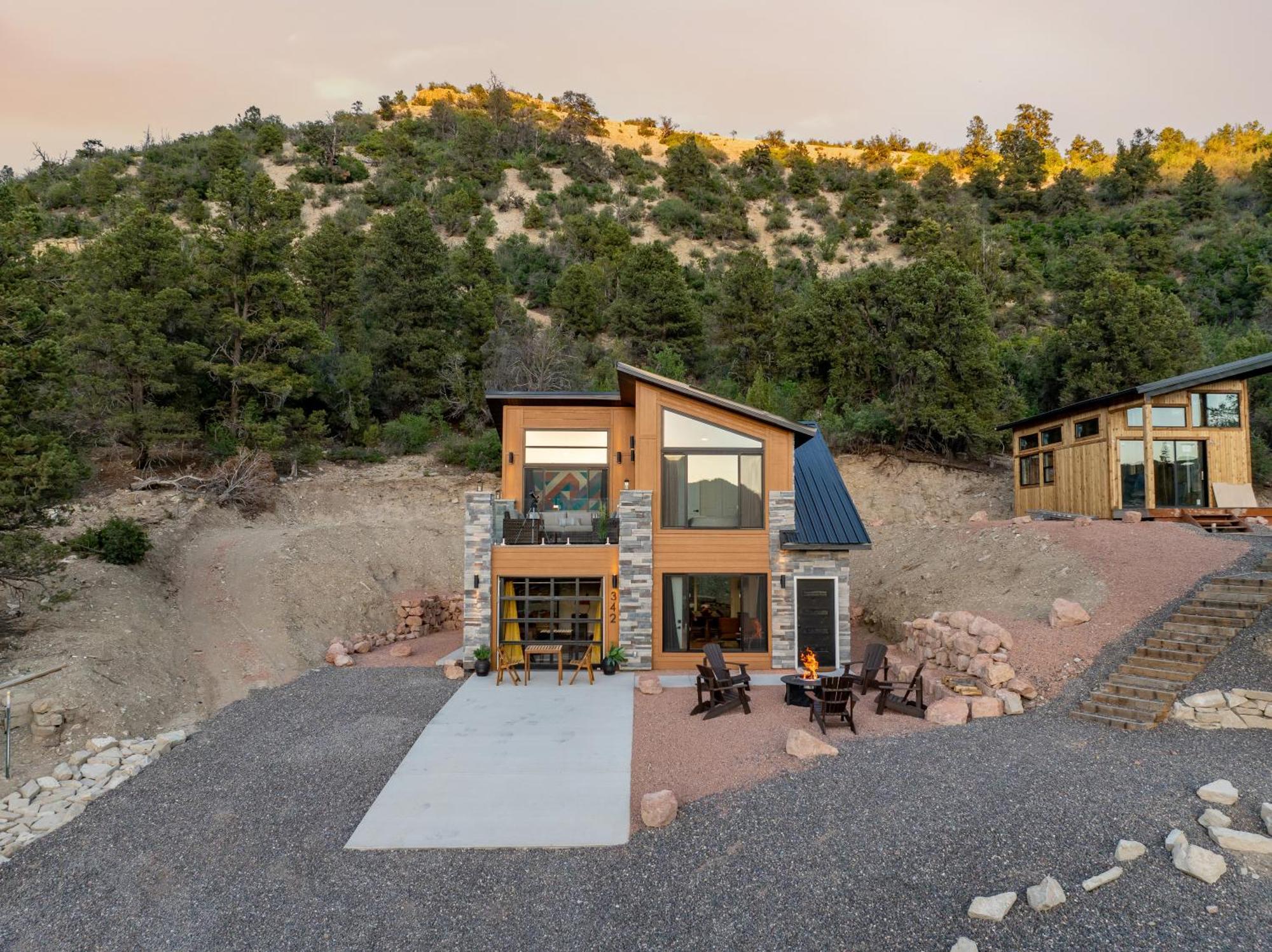 Mountainside Retreat Climbing Zion Bryce 3br Stargazing Firepit Ev Casa de Férias Glendale