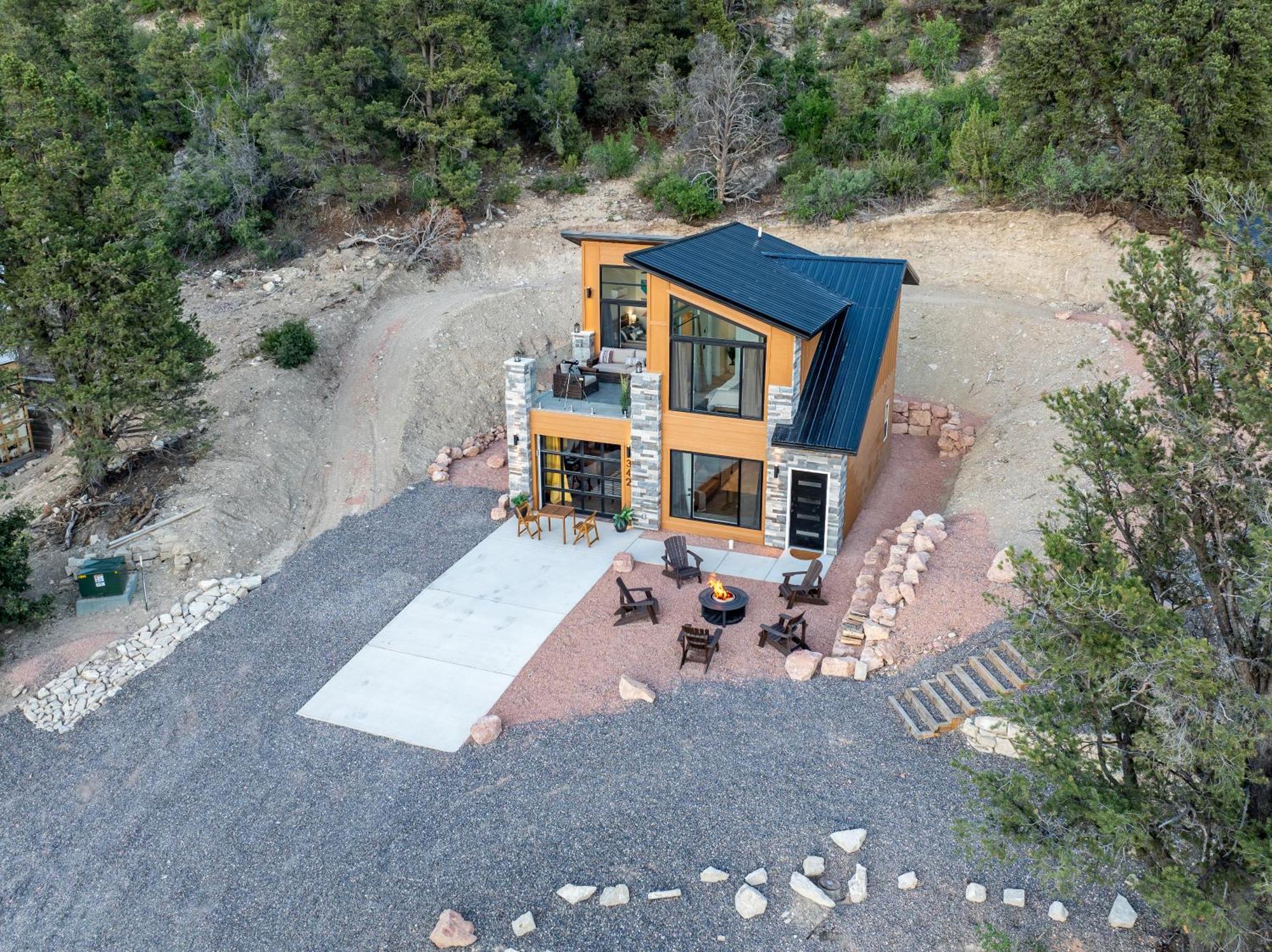 Mountainside Retreat Climbing Zion Bryce 3br Stargazing Firepit Ev