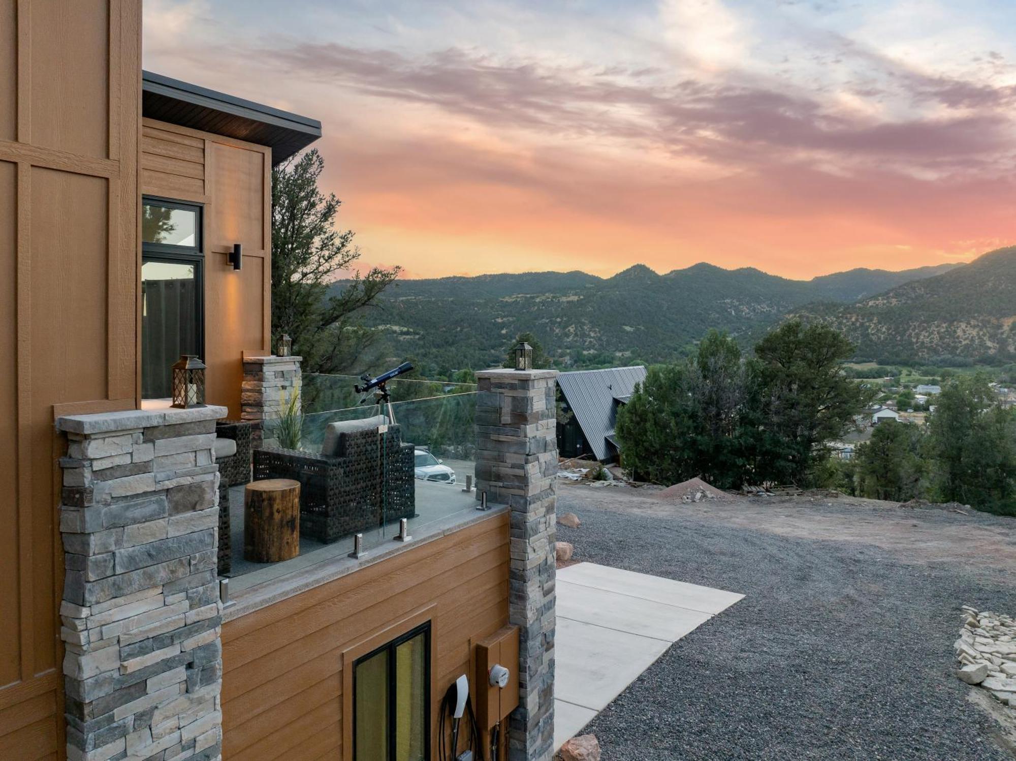 Mountainside Retreat Climbing Zion Bryce 3br Stargazing Firepit Ev Glendale
